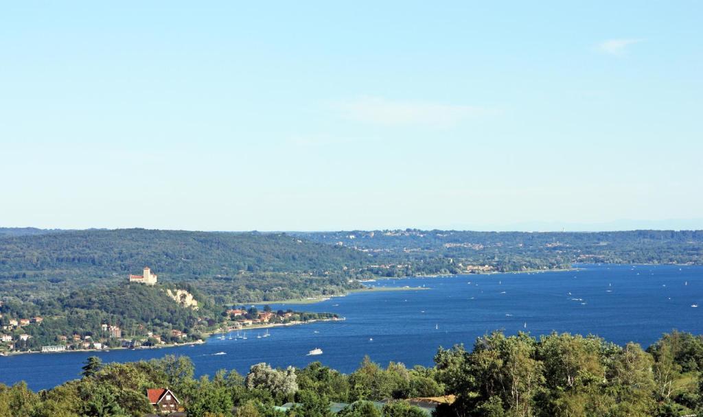 Nebbiuno Tre Laghi Hotel מראה חיצוני תמונה