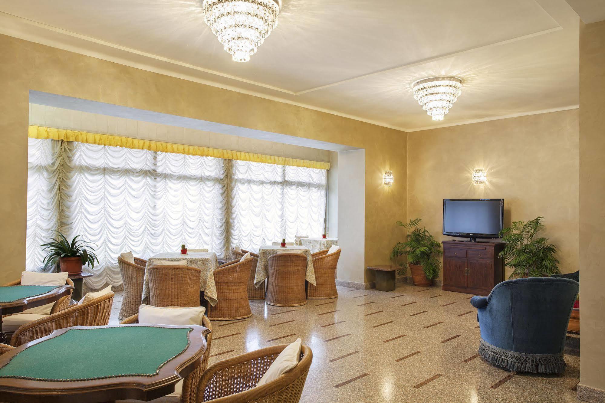 Nebbiuno Tre Laghi Hotel מראה חיצוני תמונה