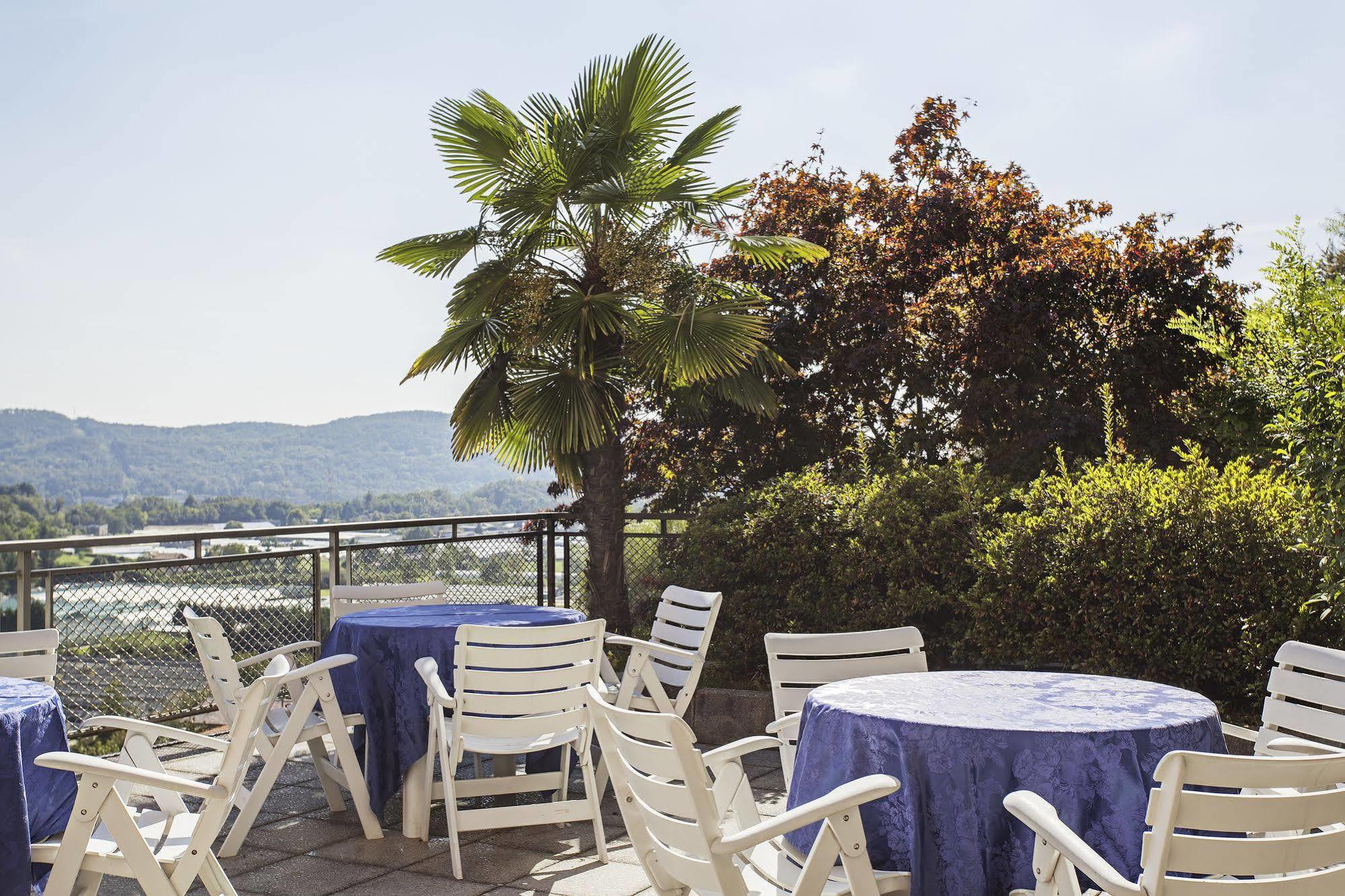 Nebbiuno Tre Laghi Hotel מראה חיצוני תמונה